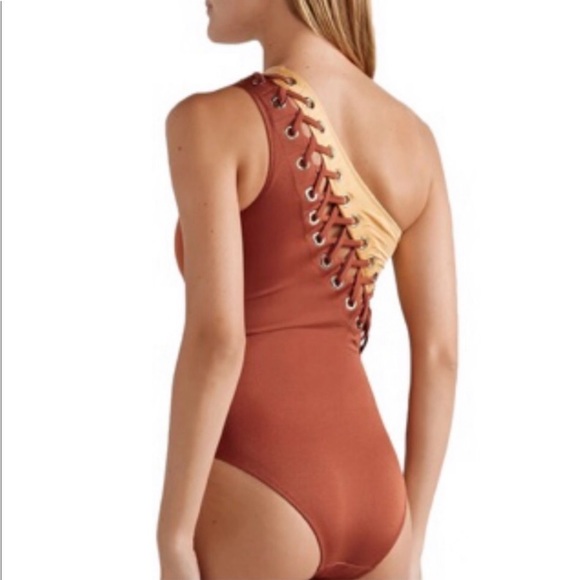 Gorgeous Oye swimsuit - Picture 2 of 10